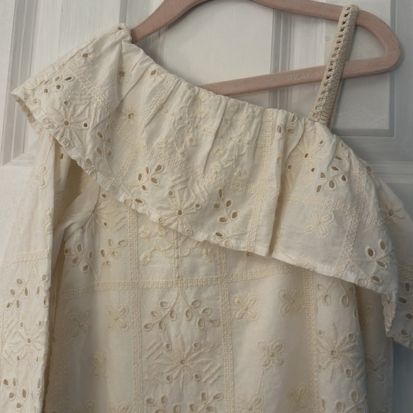 Zara girls dress size 7, embroidered. Cream color - Picture 2 of 4